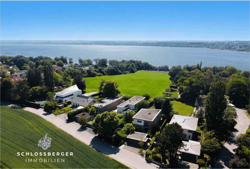 BAUHAUSVILLA MIT SEEBLICK